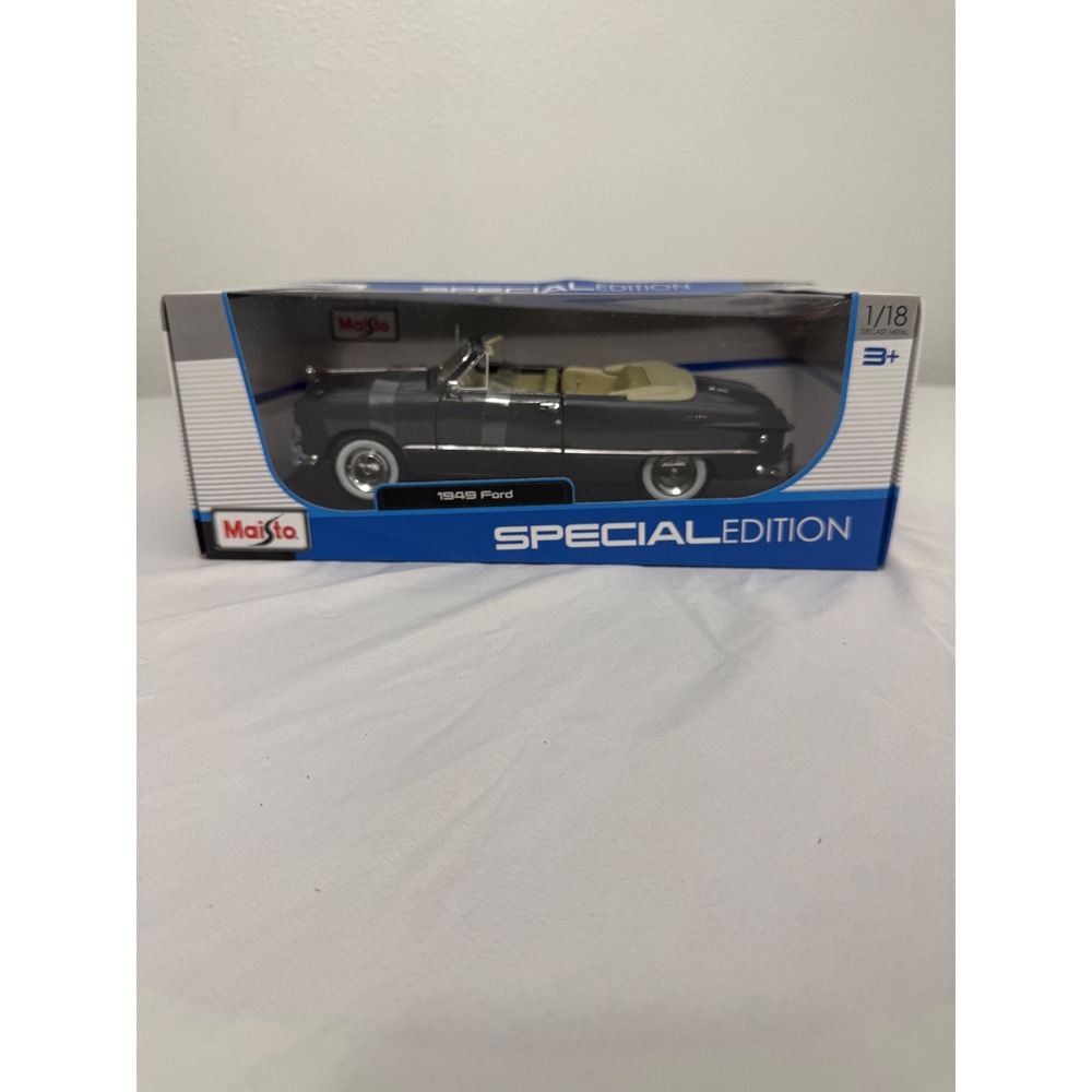 Maisto 1949 Ford Convertible Special Edition 1:18 Diecast Model Car Grey Tan